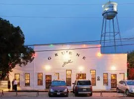 Tolle Haus: W/Pool & Firepit-Walk to Schlitterbahn, Comal Chutes & Downtown!