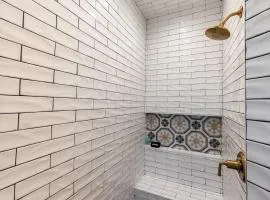 Johnson City Limits Panoramic Hill Country Views!