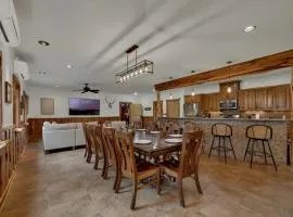 Oakridge Ranch - Pool,Hot Tub, Pickleball Court, Whiskey & Wine Room