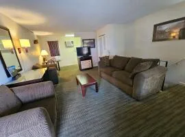 Merrimac Inn and Suite