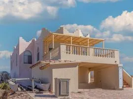 Cypress House close distance to the beach at Las Conchas