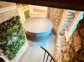 The Old Paper-shop, WiFi, Sleeps 4 & Pet Friendly, Hotel in Bolton le Sands