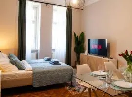 Large Comfortable Apartment I 15 Minutes to City Center