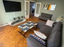 OPEN 24 7 Apartment parking 15' PARIS 3' ATHLETICA