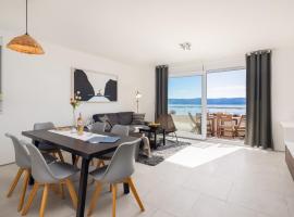 Villa Jolara With Heated Pool - Deluxe Apartment 15, hôtel à Mimice