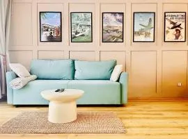 Otopeni Airport Apartment - King Bed - Free Shuttle Included