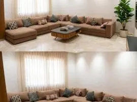 Chic Design Apartment Close to Everything & Secure