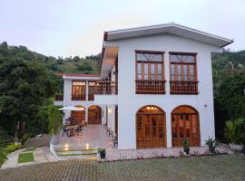 Casa Colonial Maria Elena, hotel v destinaci Combia Baja