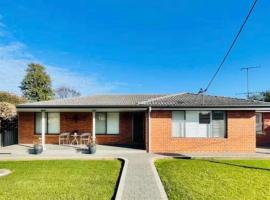 House On Ryall, Hotel in Canowindra