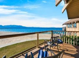 Beach Front Perch by AvantStay Lakefront Condo Views Near Dining and Skiing