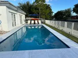 Waterfront Oasis Oakland Park Heated Pool Family Fun