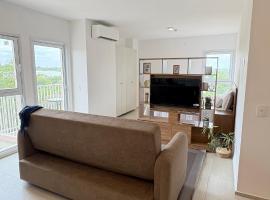 Monoambiente moderno con balcón, piscina en Luque โรงแรมในลุค