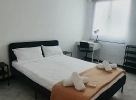 Tranquila, Céntrica y Luminosa Habitación de Matrimonio en Vivienda Compartida