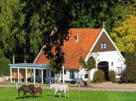 Chalet in Overijssel with Spacious Terrace, Hotel in Ootmarsum