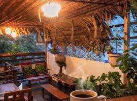 Feliz Puerta Entire House with Rooftop Terrace, hotell i Iquitos