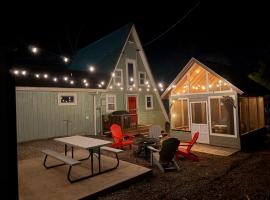 Kentucky Lake Family Cabin! Pet Friendly, hotel di Springville