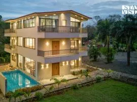 StayVista at Mount Lyf Villa with Mountain views, AC, Lawn