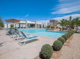 Perfect House communal Pool Security and Comfort