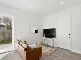 Colusa Commons 4 BR 3 BA near UC Davis, hôtel à Davis