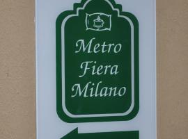 Affittacamere Metro Fiera, מלון בפרו