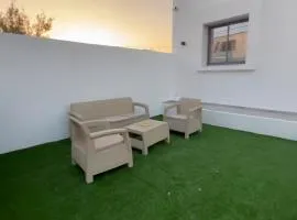 Private Garden Flat with BBQ - Houmet Souk Marina