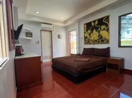 Ban Elephant Blanc Apartment