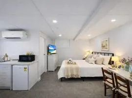 Self-Contained Studio I Near Westfield Chermside