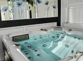 ForRest Spa Apartment - Private Jacuzzi & Sauna