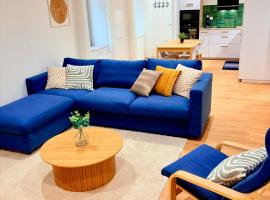 Le salon des voyageurs - Appartement au coeur du Centre Historique de Dole avec Terrasse، فندق في دول