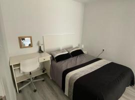 Apartamento familiar en el centro de Laredo, Hotel in Laredo