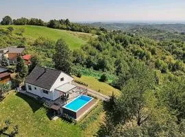 Holiday Home Lipa by Villas Guide