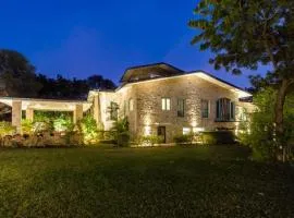 5 Bedroom Villa Amer