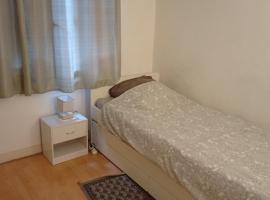 Chambre privée dans appartement F3, hotel a Franconville