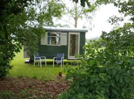 Pipowagen op Camping Erve de Weijenberg, khách sạn ở Empe