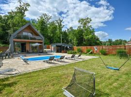 Holiday House Ved by Villas Guide, Hotel in Ferdinandovac