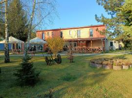 Center Angelos, viešbutis mieste Bronków