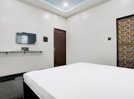 Hotel O Raj Guest House, hotel i Akola