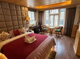 Longitude Club Continental Suits