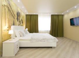 Затишні апартаменти в центрі Сум з паркінгом, hotel a Sumy