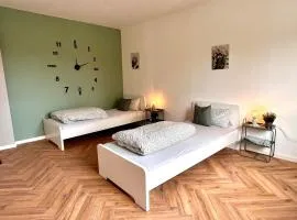 Modernes Apartment 1 für Monteure & Handwerker mit Parkplatz & WIFI