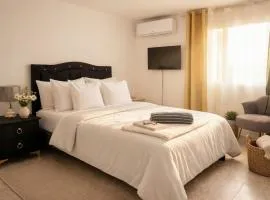 One bedroom,central location Wifi&Ac