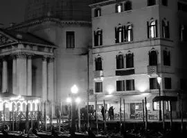 Hotel Antiche Figure