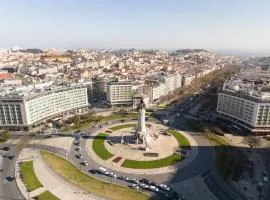 Cozy 3BR Near Av Liberdade Sleeps 8 Patio