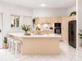 Spacious Home Near Theme Parks, Hotel in Gold Coast