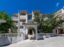 Magnolia rooms and apartments, готель у Сутоморе