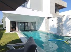 Villa yanis yj, hotelli kohteessa Yasmine