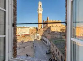 Penthouse Over Piazza del Campo Iconic Siena View