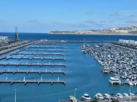Panoramic Sea View Apartment 1 Min Walk to Beach