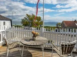 Beautiful villa with ocean views and a large garden