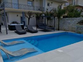 Amare suite 2, hotell i Perivólia